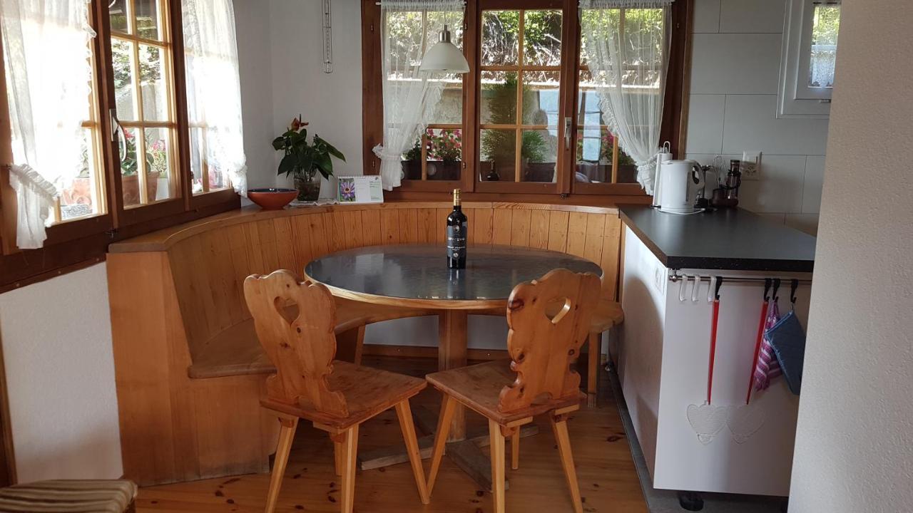 Traumhaftes Chalet Mit Seesicht Krattigen Esterno foto