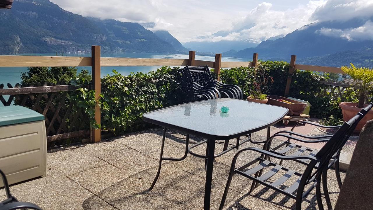 Traumhaftes Chalet Mit Seesicht Krattigen Esterno foto