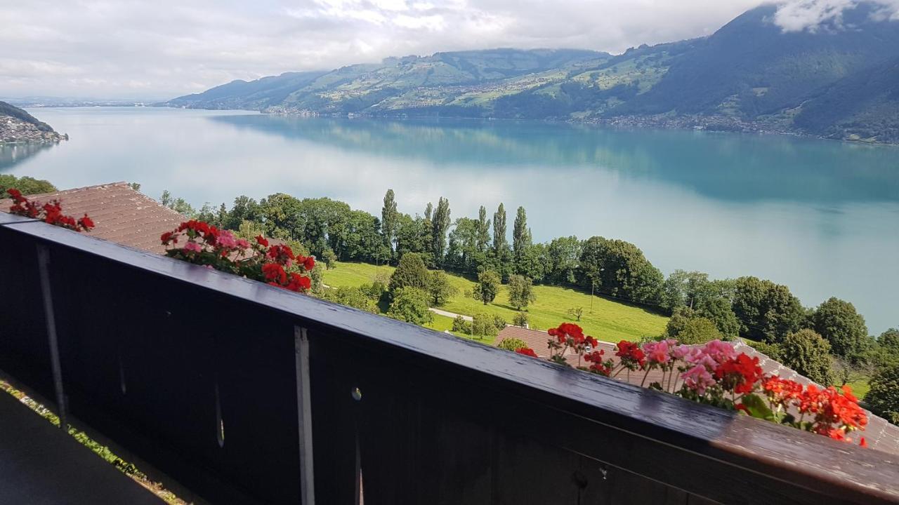 Traumhaftes Chalet Mit Seesicht Krattigen Esterno foto