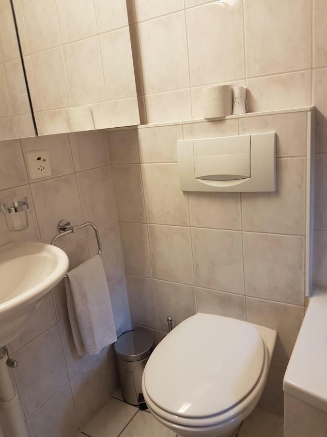 Traumhaftes Chalet Mit Seesicht Krattigen Esterno foto