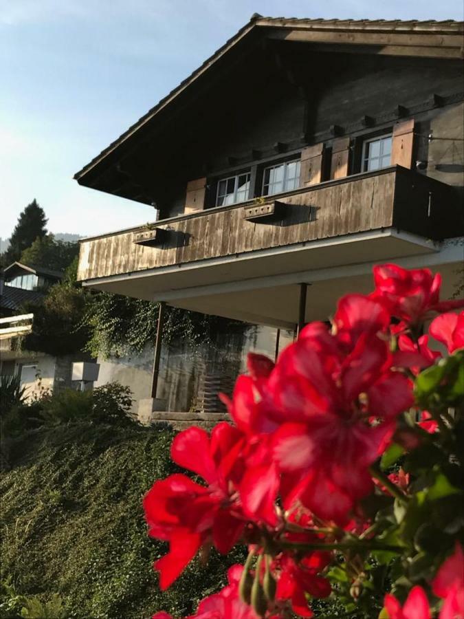 Traumhaftes Chalet Mit Seesicht Krattigen Esterno foto